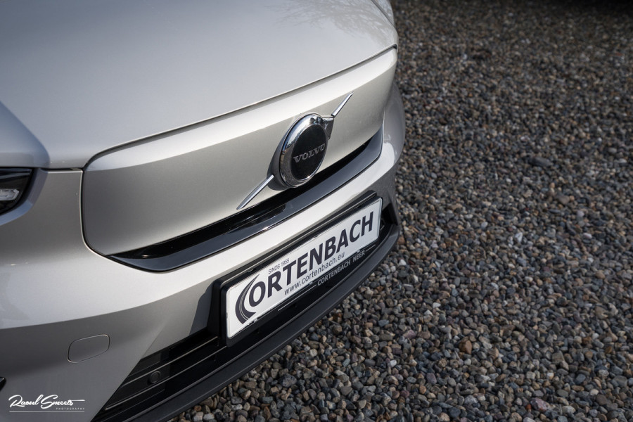 Volvo XC40 Recharge Plus | Adaptieve Cruise | Blis | Zwenkbare trekhaak | Actieve bochtverlichting |