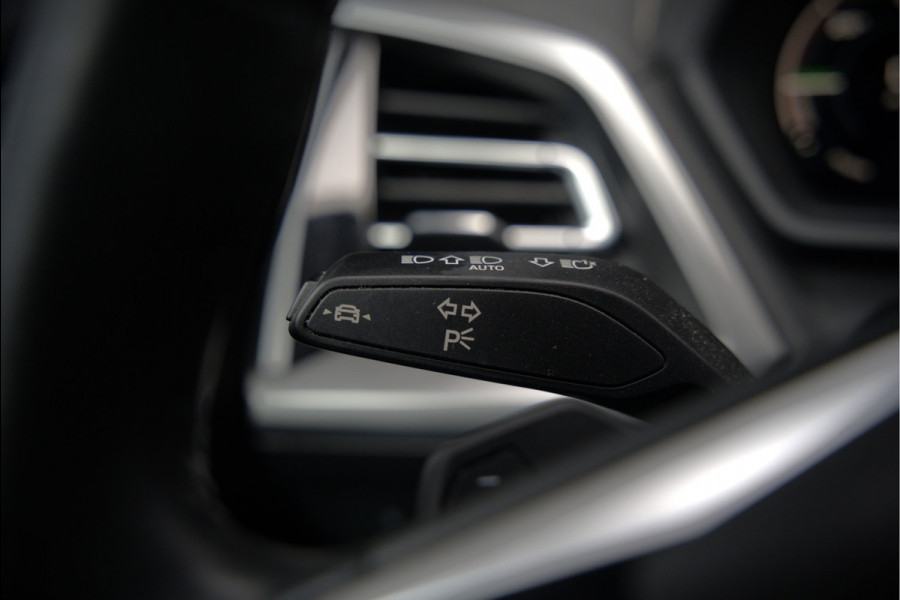 Audi Q4 Sportback e-tron 40 Launch edition Advanced Plus 77 kWh | S-Line | Sonos | Stoelverwarming | Adaptive Cruise Control | Camera | Apple Carplay | Navigatie | Keyless | RS Seats | Leer | Matrix LED |