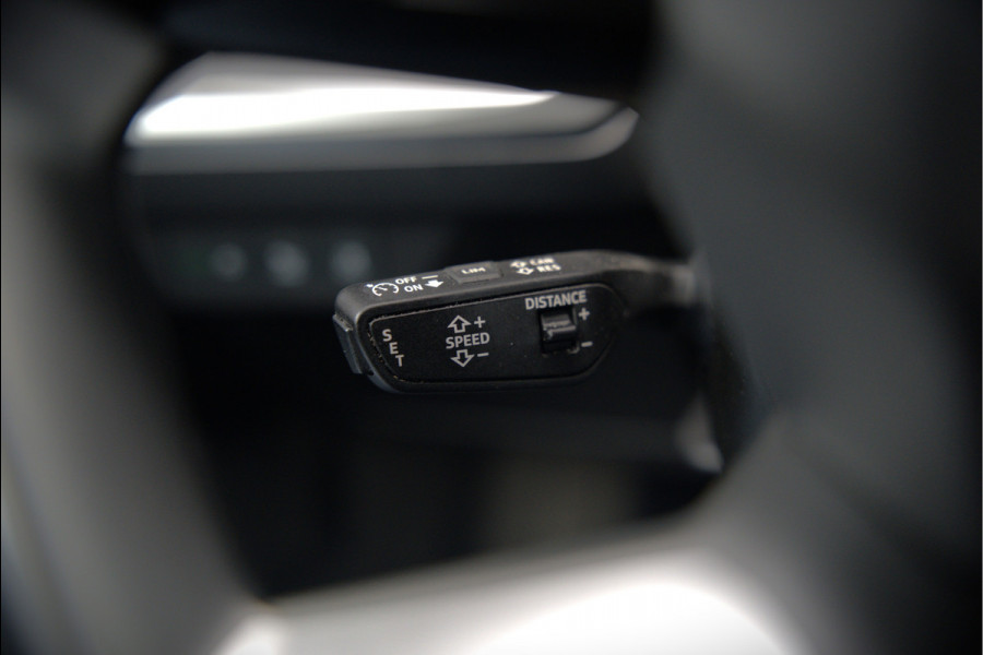 Audi Q4 Sportback e-tron 40 Launch edition Advanced Plus 77 kWh | S-Line | Sonos | Stoelverwarming | Adaptive Cruise Control | Camera | Apple Carplay | Navigatie | Keyless | RS Seats | Leer | Matrix LED |