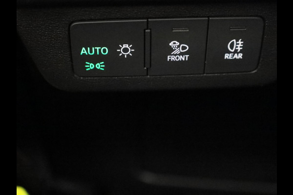 Audi Q4 e-tron 40 Launch edition S Competition 77 kWh 204 pk | SoH 97% | Navigatie | Warmtepomp | Parkeersensoren | Achteruitrijcamera | Stoelverwarming | S-Line |