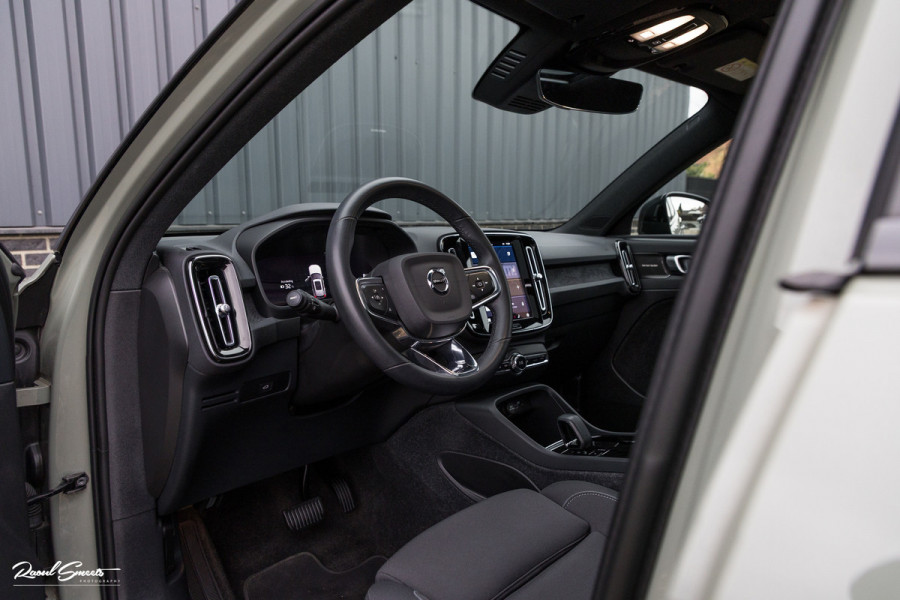 Volvo XC40 Recharge Ultimate 70 kWh | Adaptieve cruise | Panorama dak | Matrix led | Harman Kardon |