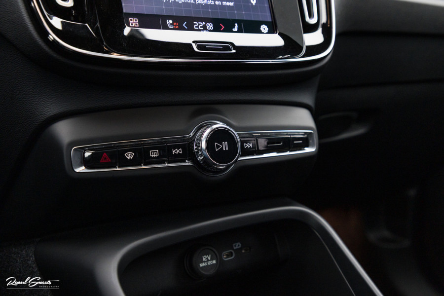 Volvo XC40 Recharge Ultimate 70 kWh | Adaptieve cruise | Panorama dak | Matrix led | Harman Kardon |