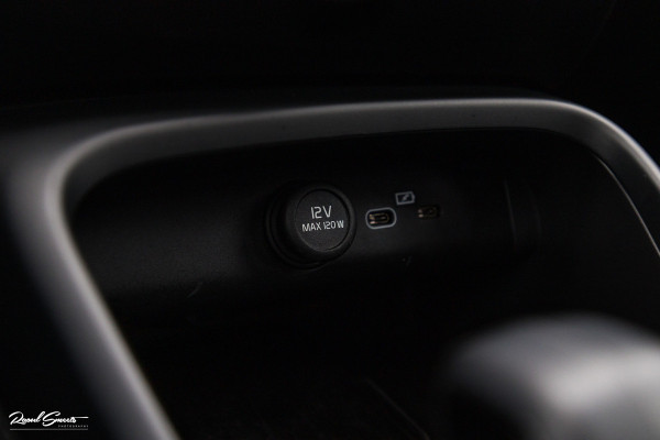 Volvo XC40 Recharge Ultimate 70 kWh | Adaptieve cruise | Panorama dak | Matrix led | Harman Kardon |