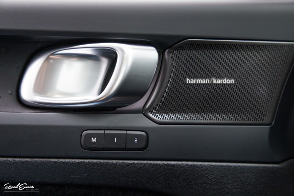 Volvo XC40 Recharge Ultimate 70 kWh | Adaptieve cruise | Panorama dak | Matrix led | Harman Kardon |