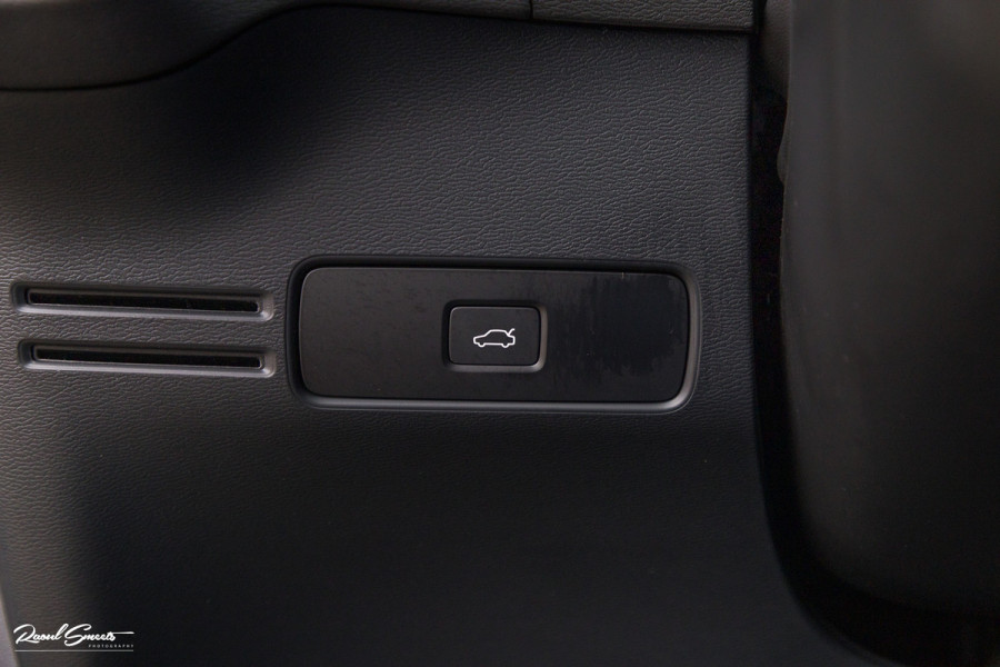 Volvo XC40 Recharge Ultimate 70 kWh | Adaptieve cruise | Panorama dak | Matrix led | Harman Kardon |