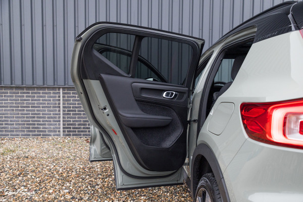 Volvo XC40 Recharge Ultimate 70 kWh | Adaptieve cruise | Panorama dak | Matrix led | Harman Kardon |