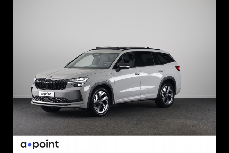 Škoda Kodiaq 1.5 TSI PHEV Sportline Business 204 pk Automaat (DSG) | Verlengde garantie | Navigatie | Panoramadak | Trekhaak (wegklapbaar) | Parkeersensoren | Achteruitrijcamera | Stoelverwarming v/a |