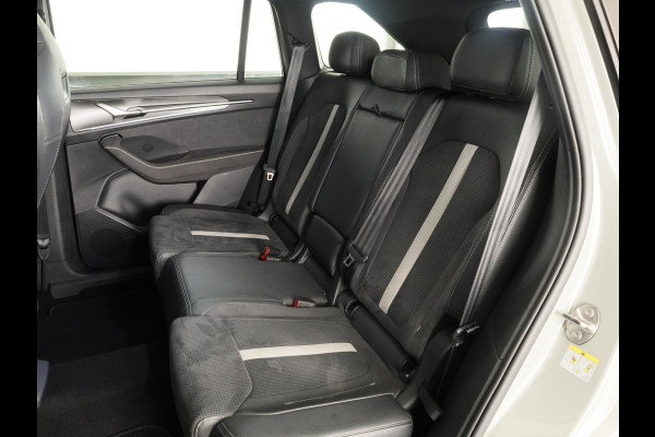 Škoda Kodiaq 1.5 TSI PHEV Sportline Business 204 pk Automaat (DSG) | Verlengde garantie | Navigatie | Panoramadak | Trekhaak (wegklapbaar) | Parkeersensoren | Achteruitrijcamera | Stoelverwarming v/a |