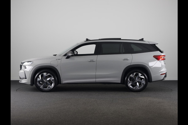 Škoda Kodiaq 1.5 TSI PHEV Sportline Business 204 pk Automaat (DSG) | Verlengde garantie | Navigatie | Panoramadak | Trekhaak (wegklapbaar) | Parkeersensoren | Achteruitrijcamera | Stoelverwarming v/a |