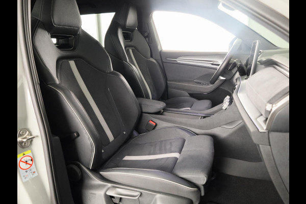 Škoda Kodiaq 1.5 TSI PHEV Sportline Business 204 pk Automaat (DSG) | Verlengde garantie | Navigatie | Panoramadak | Trekhaak (wegklapbaar) | Parkeersensoren | Achteruitrijcamera | Stoelverwarming v/a |