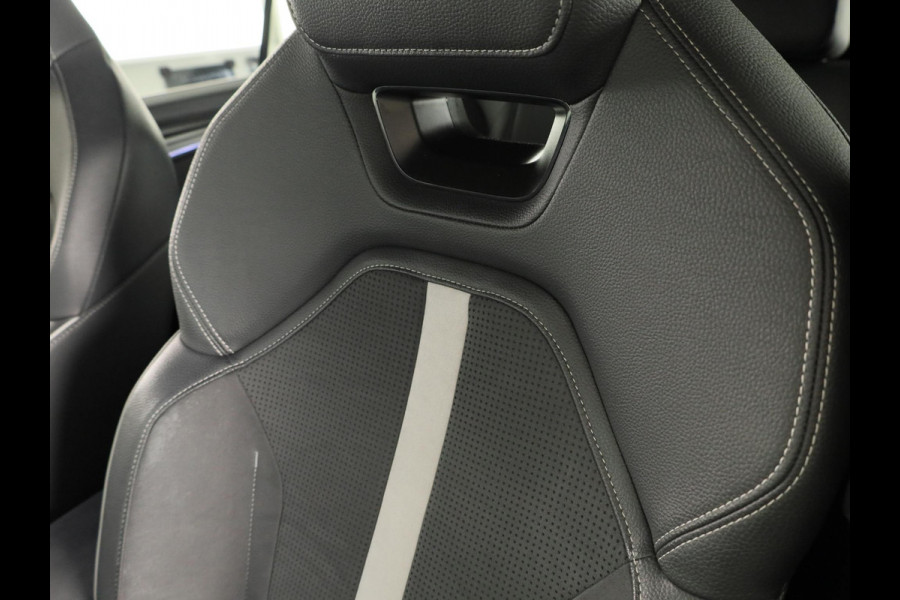 Škoda Kodiaq 1.5 TSI PHEV Sportline Business 204 pk Automaat (DSG) | Verlengde garantie | Navigatie | Panoramadak | Trekhaak (wegklapbaar) | Parkeersensoren | Achteruitrijcamera | Stoelverwarming v/a |