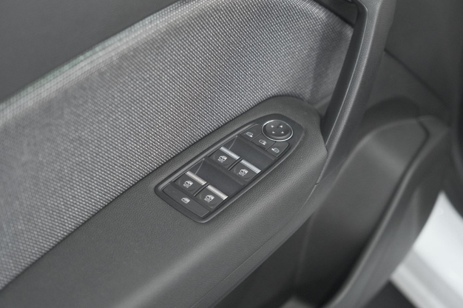 Renault Captur 1.6 E-Tech Full Hybrid 145 Techno | Pack Winter | Navigatie | Camera | Apple Carplay