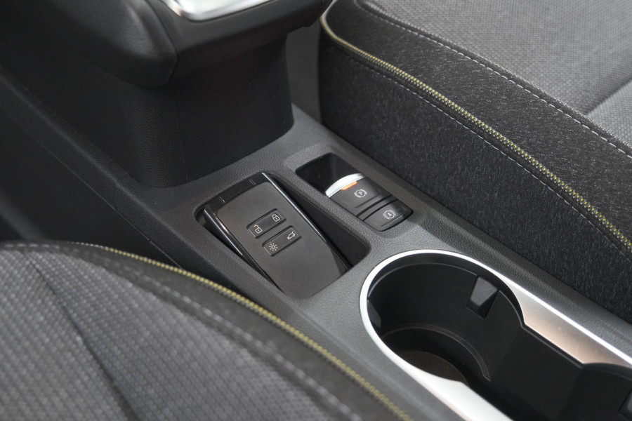 Renault Captur 1.6 E-Tech Full Hybrid 145 Techno | Pack Winter | Navigatie | Camera | Apple Carplay