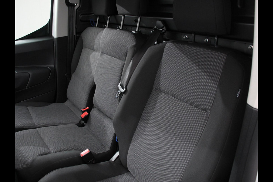Opel Combo 1.5 BlueHDi 130 S&S L2 Automaat | Navigatie | Apple Carplay / Android Auto | Trekhaak | Airco | Camera | Cruise Control | Parkeersensoren V+A | DAB