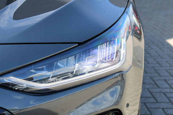 Ford FOCUS Wagon 1.5 EcoBlue ST Line X Automaat | Adaptive cruise control | Winter Pack | Trekhaak | Elektrische achterklep | BTW verrekenbaar | All season banden