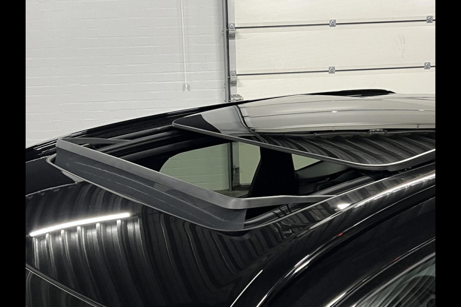 Volvo XC60 2.0 T8 Plug-in hybrid AWD Black Edition Luchtvering | Massage | Bowers & Wilkins | Adapt. Cruise | Open dak | Head-up | 360 camera | Stoelventilatie /-verwarming