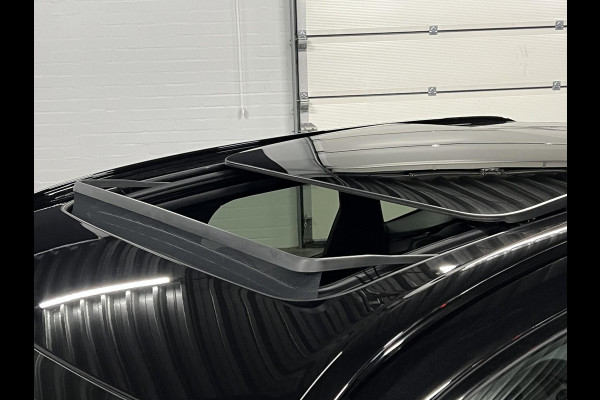 Volvo XC60 2.0 T8 Plug-in hybrid AWD Black Edition Luchtvering | Massage | Bowers & Wilkins | Adapt. Cruise | Open dak | Head-up | 360 camera | Stoelventilatie /-verwarming