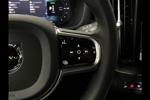 Volvo XC60 2.0 T8 Plug-in hybrid AWD Black Edition Luchtvering | Massage | Bowers & Wilkins | Adapt. Cruise | Open dak | Head-up | 360 camera | Stoelventilatie /-verwarming