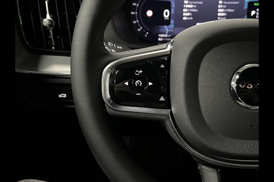 Volvo XC60 2.0 T8 Plug-in hybrid AWD Black Edition Luchtvering | Massage | Bowers & Wilkins | Adapt. Cruise | Open dak | Head-up | 360 camera | Stoelventilatie /-verwarming