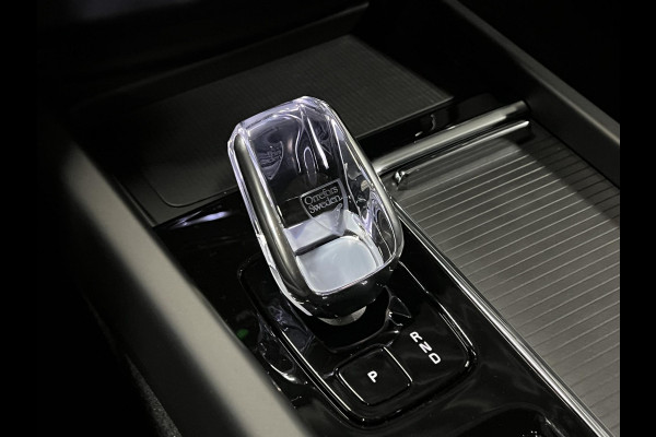 Volvo XC60 2.0 T8 Plug-in hybrid AWD Black Edition Luchtvering | Massage | Bowers & Wilkins | Adapt. Cruise | Open dak | Head-up | 360 camera | Stoelventilatie /-verwarming