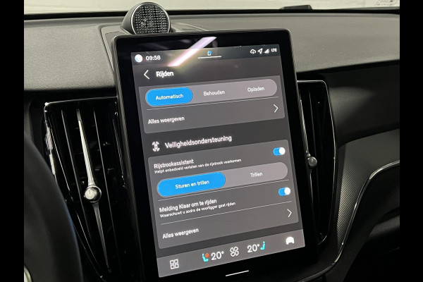 Volvo XC60 2.0 T8 Plug-in hybrid AWD Black Edition Luchtvering | Massage | Bowers & Wilkins | Adapt. Cruise | Open dak | Head-up | 360 camera | Stoelventilatie /-verwarming