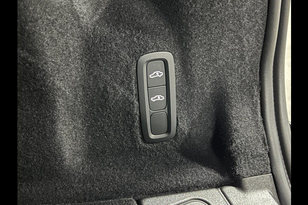 Volvo XC60 2.0 T8 Plug-in hybrid AWD Black Edition Luchtvering | Massage | Bowers & Wilkins | Adapt. Cruise | Open dak | Head-up | 360 camera | Stoelventilatie /-verwarming