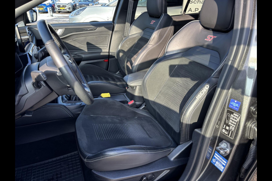 Ford Focus 2.3 EcoBoost ST-3 280pk  | Panoramadak | Winter Pack | Adaptive LED | Adaptive cruise control | Achteruitrijcamera | Bang&Olufsen | Head up Display