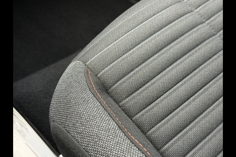 Peugeot e-2008 EV Blue Lease Active 50 kWh | Camera | Navi | LED