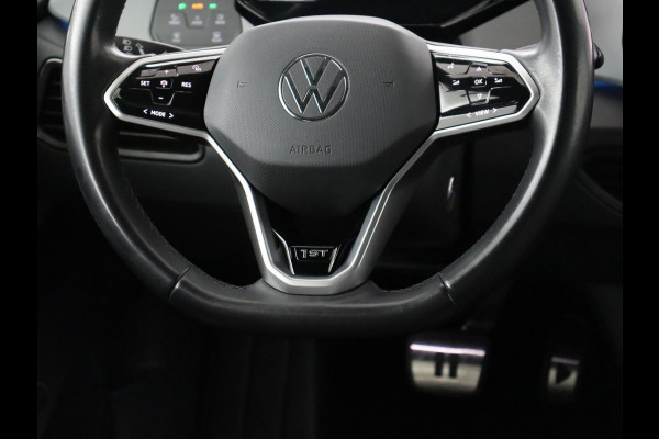 Volkswagen ID.3 First Plus 58 kWh | Trekhaak | Stoel & stuurverwarming | Camera | Adaptive cruise | Sfeerverlichting | Carplay | Matrix LED | Parkeerhulp | Climate control