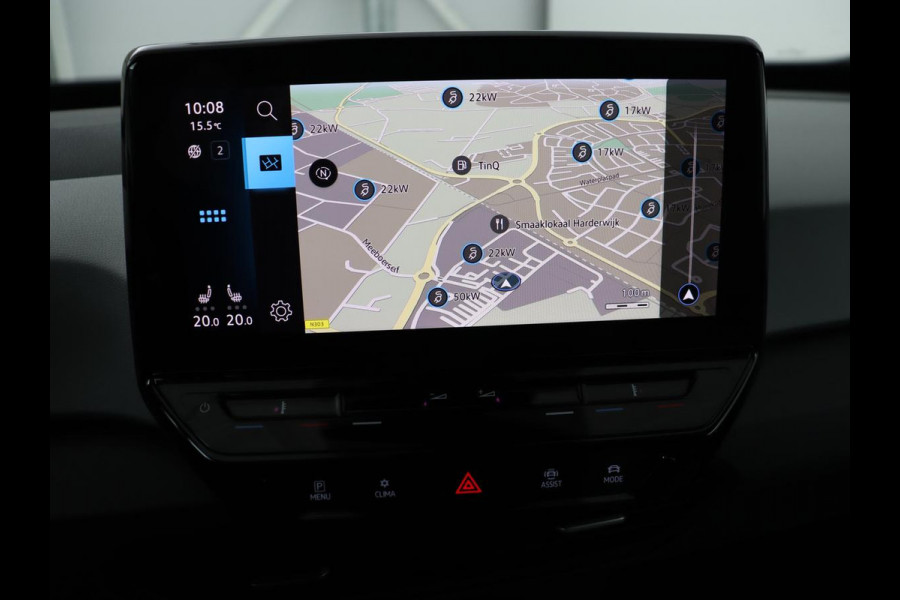 Volkswagen ID.3 First Plus 58 kWh | Trekhaak | Stoel & stuurverwarming | Camera | Adaptive cruise | Sfeerverlichting | Carplay | Matrix LED | Parkeerhulp | Climate control