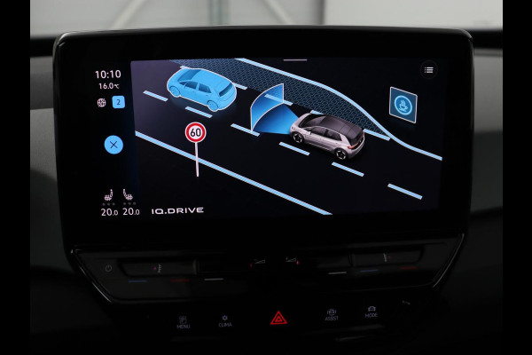 Volkswagen ID.3 First Plus 58 kWh | Trekhaak | Stoel & stuurverwarming | Camera | Adaptive cruise | Sfeerverlichting | Carplay | Matrix LED | Parkeerhulp | Climate control