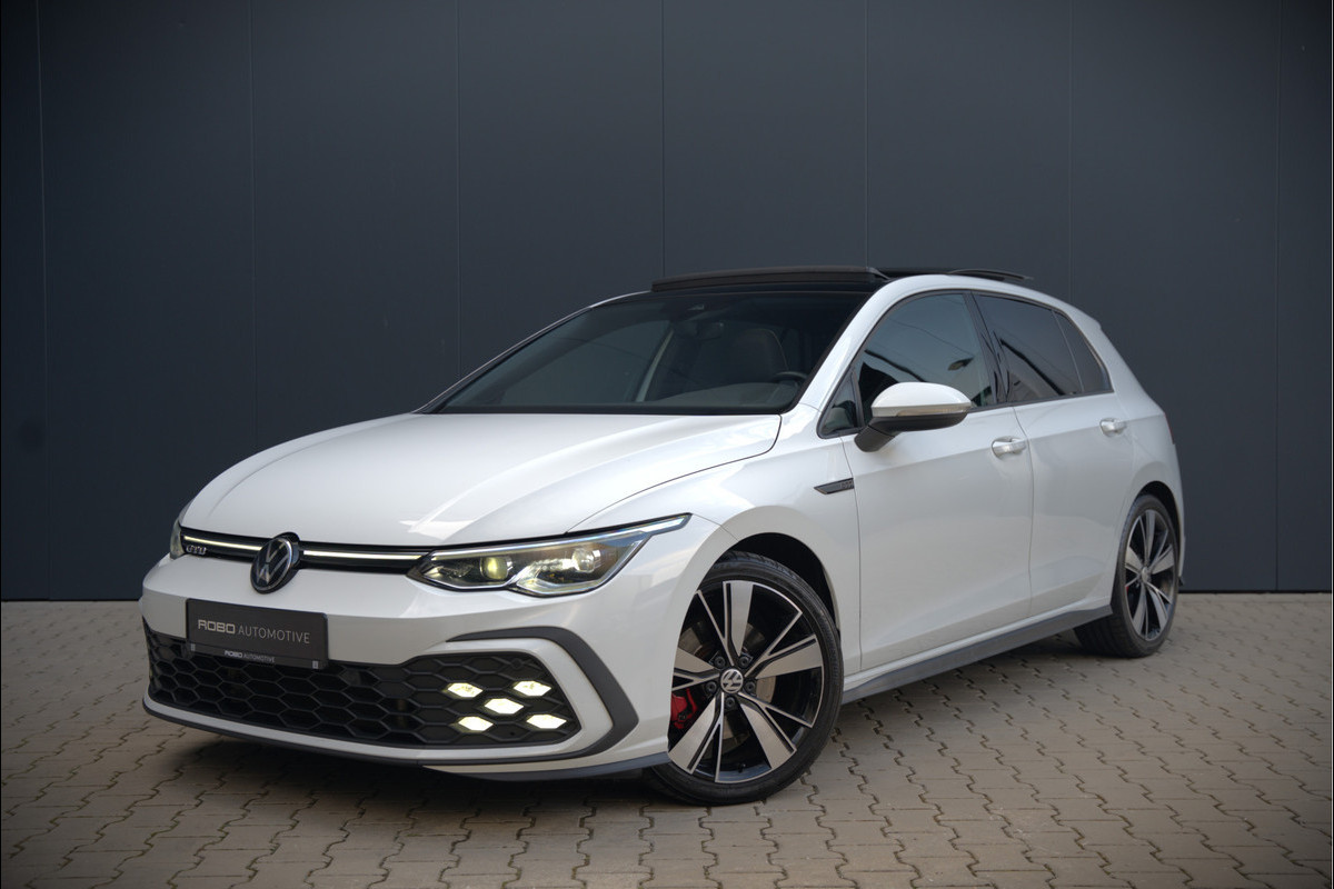 Volkswagen Golf 2.0 TDI GTD | Panoramadak | Stoelverwarming | Stuurverwarming | Adaptive Cruise Control | Apple Carplay | Sport & Sound | Adaptief Onderstel | Keyless | IQ Light LED | Camera | Ambiance Verlichting
