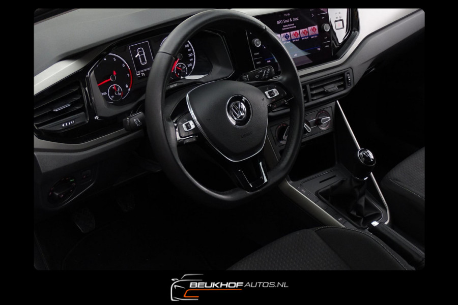 Volkswagen Polo 1.0 TSI Parkeersensor Carplay Navi Adapt Cru