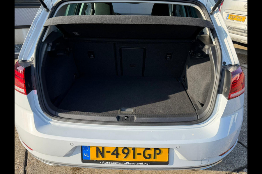 Volkswagen Golf 1.5 TSI Highline Business White silver Hihgline LED NAVI VIRTUALCOCKPIT