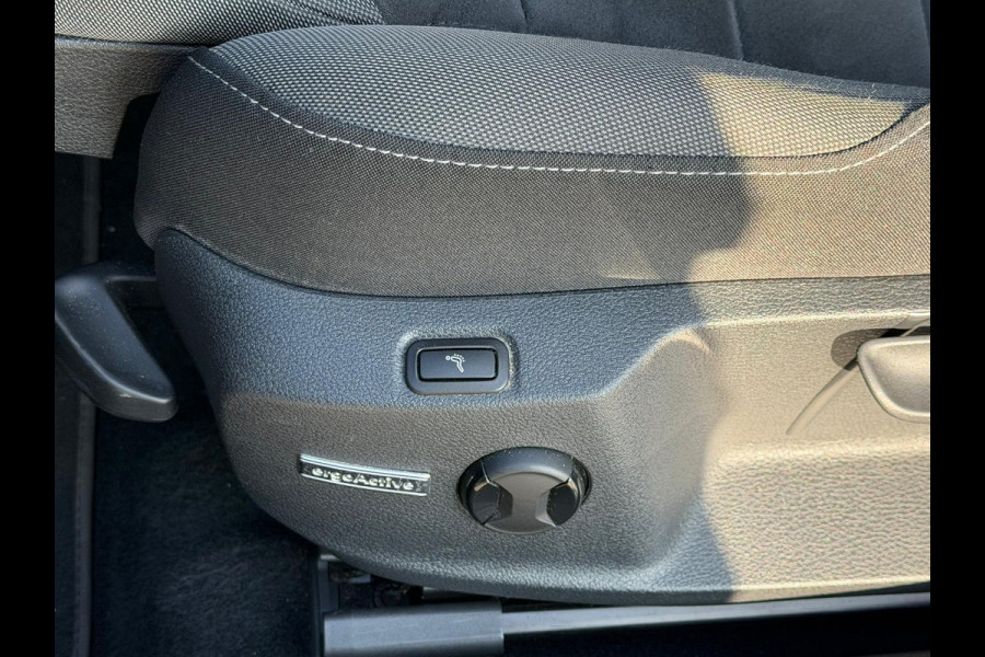 Volkswagen Golf 1.5 TSI Highline Business White silver Hihgline LED NAVI VIRTUALCOCKPIT