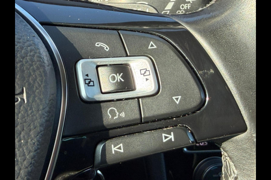 Volkswagen Golf 1.5 TSI Highline Business White silver Hihgline LED NAVI VIRTUALCOCKPIT