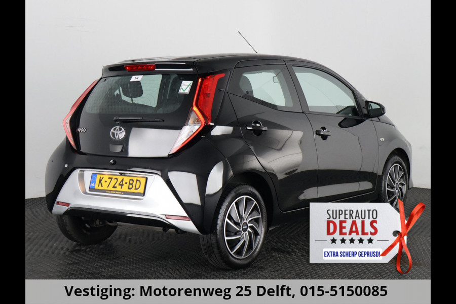 Toyota Aygo 1.0 VVT-i X-PLAY CARPLAY NAVI GARANTIE 2031 1e EIG BIJNA 2021. 100% ONDERHOUDEN .CAMERA.BLACK EDITION