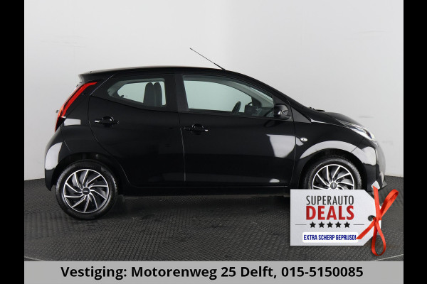 Toyota Aygo 1.0 VVT-i X-PLAY CARPLAY NAVI GARANTIE 2031 1e EIG BIJNA 2021. 100% ONDERHOUDEN .CAMERA.BLACK EDITION