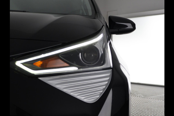 Toyota Aygo 1.0 VVT-i X-PLAY CARPLAY NAVI GARANTIE 2031 1e EIG BIJNA 2021. 100% ONDERHOUDEN .CAMERA.BLACK EDITION