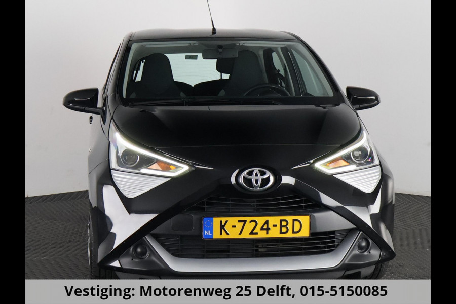 Toyota Aygo 1.0 VVT-i X-PLAY CARPLAY NAVI GARANTIE 2031 1e EIG BIJNA 2021. 100% ONDERHOUDEN .CAMERA.BLACK EDITION