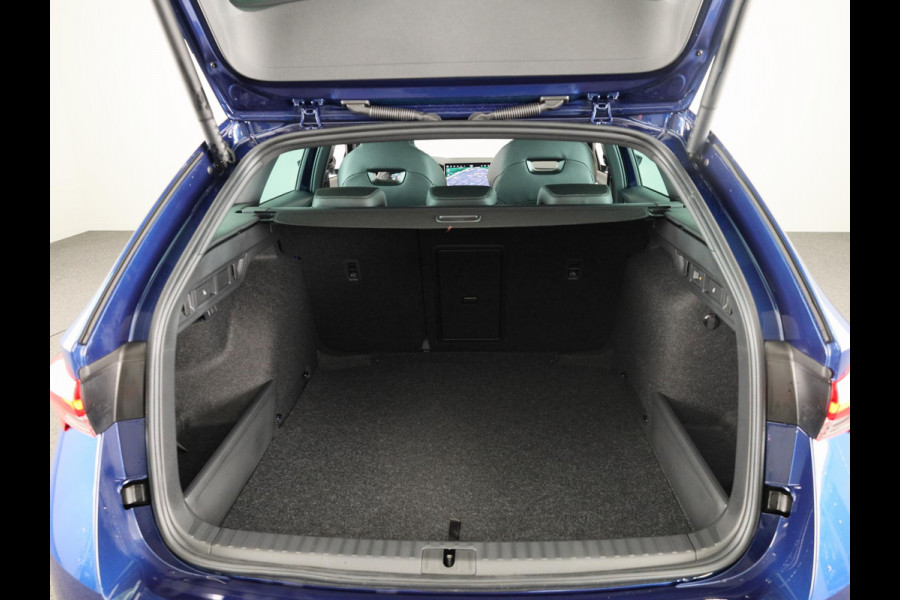 Škoda Octavia Combi Sportline Tour m-HEV 1.5 TSI 150 pk 7 versn. DSG | Schuif/kanteldak | Travel assist | Trekhaak wegklapbaar
