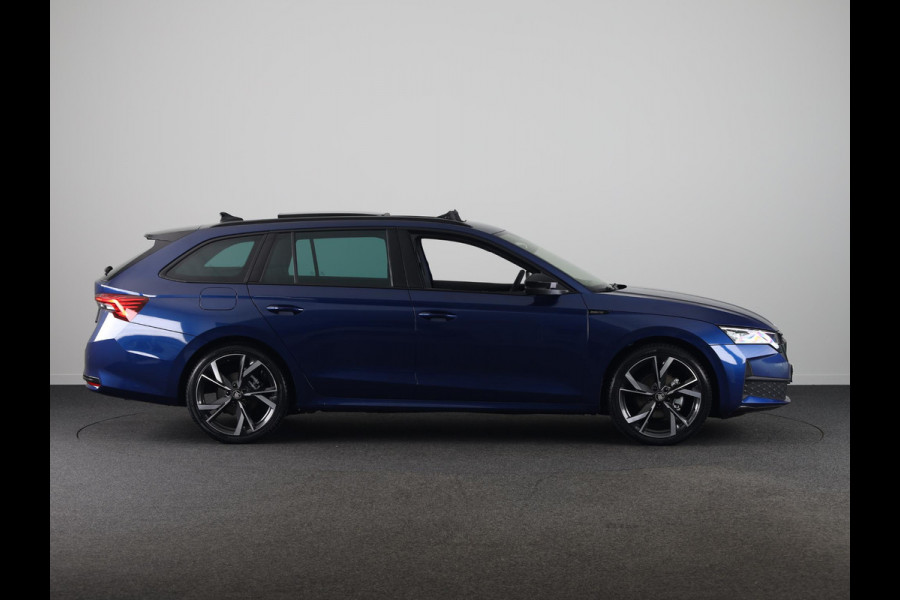 Škoda Octavia Combi Sportline Tour m-HEV 1.5 TSI 150 pk 7 versn. DSG | Schuif/kanteldak | Travel assist | Trekhaak wegklapbaar