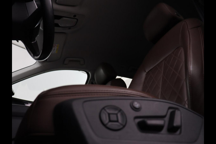 Audi e-tron 55 quattro Business edition | SOH 92% | Leder | Stoelverwarming | Luchtvering | Memory | Carplay | Navigatie | Virtual Cockpit | Cruise control | Full LED