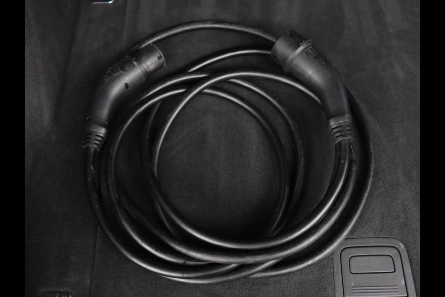 Audi e-tron 55 quattro Business edition | SOH 92% | Leder | Stoelverwarming | Luchtvering | Memory | Carplay | Navigatie | Virtual Cockpit | Cruise control | Full LED