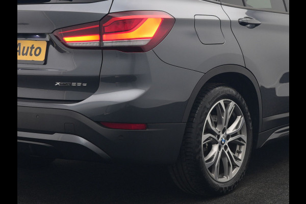 BMW X1 xDrive25e Sportline Plug In Hybrid 221pk Dealer O.H. PHEV | Panodak | Adaptive Cruise | Head Up | Camera | Lederen Sportstoelen Memory & Verwarmd | Sfeerverlichting | Stuur Verwarmd | Apple Carplay | Keyless | Navigatie | DAB |