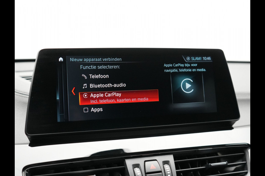 BMW X1 xDrive25e Sportline Plug In Hybrid 221pk Dealer O.H. PHEV | Panodak | Adaptive Cruise | Head Up | Camera | Lederen Sportstoelen Memory & Verwarmd | Sfeerverlichting | Stuur Verwarmd | Apple Carplay | Keyless | Navigatie | DAB |