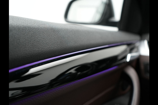 BMW X1 xDrive25e Sportline Plug In Hybrid 221pk Dealer O.H. PHEV | Panodak | Adaptive Cruise | Head Up | Camera | Lederen Sportstoelen Memory & Verwarmd | Sfeerverlichting | Stuur Verwarmd | Apple Carplay | Keyless | Navigatie | DAB |