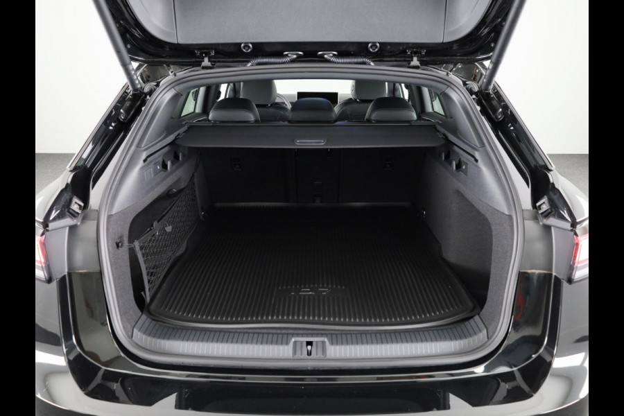 Volkswagen ID.7 Tourer Pro Business 77 kWh accu, 210 kW / 286 pk Variant 231PK | 17% bijtelling* | 20" LM velgen | Navigatie | 360 gradencamera | Matrix koplampen | Onderhoud tot 30-6-2030