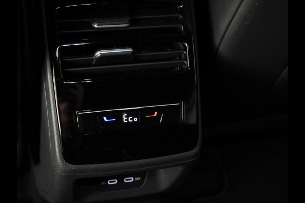 Volkswagen ID.7 Tourer Pro Business 77 kWh accu, 210 kW / 286 pk Variant 231PK | 17% bijtelling* | 20" LM velgen | Navigatie | 360 gradencamera | Matrix koplampen | Onderhoud tot 30-6-2030