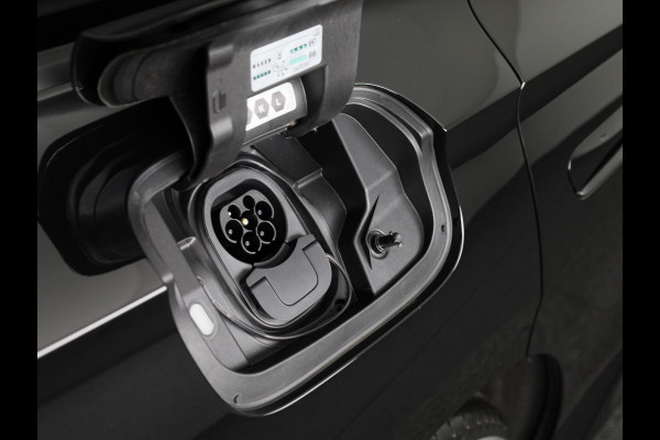 Volkswagen ID.7 Tourer Pro Business 77 kWh accu, 210 kW / 286 pk Variant 231PK | 17% bijtelling* | 20" LM velgen | Navigatie | 360 gradencamera | Matrix koplampen | Onderhoud tot 30-6-2030